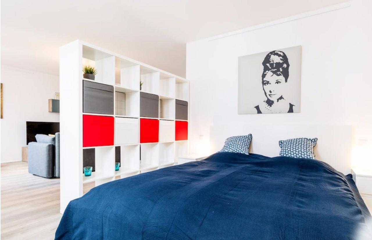 Homefy Oldtown Apartment - 6 People - 2 Bath - Balcony - Top Location Düsseldorf Dış mekan fotoğraf